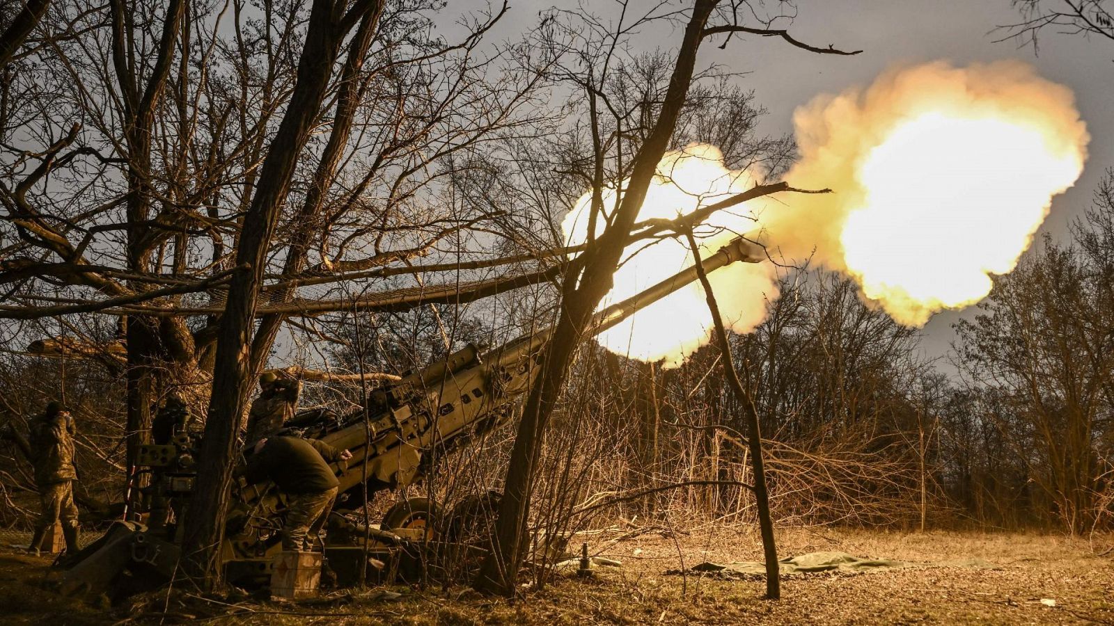 donetsk Soldados ucranianos cerca del frente de Bajmut