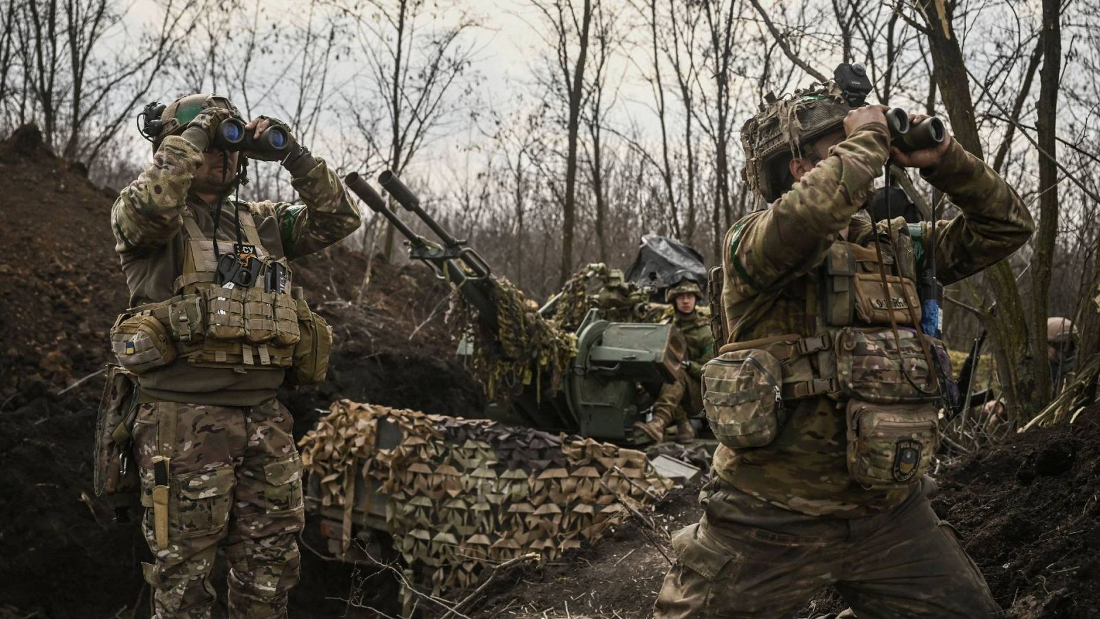 Soldados ucranianos cerca de Bajmut