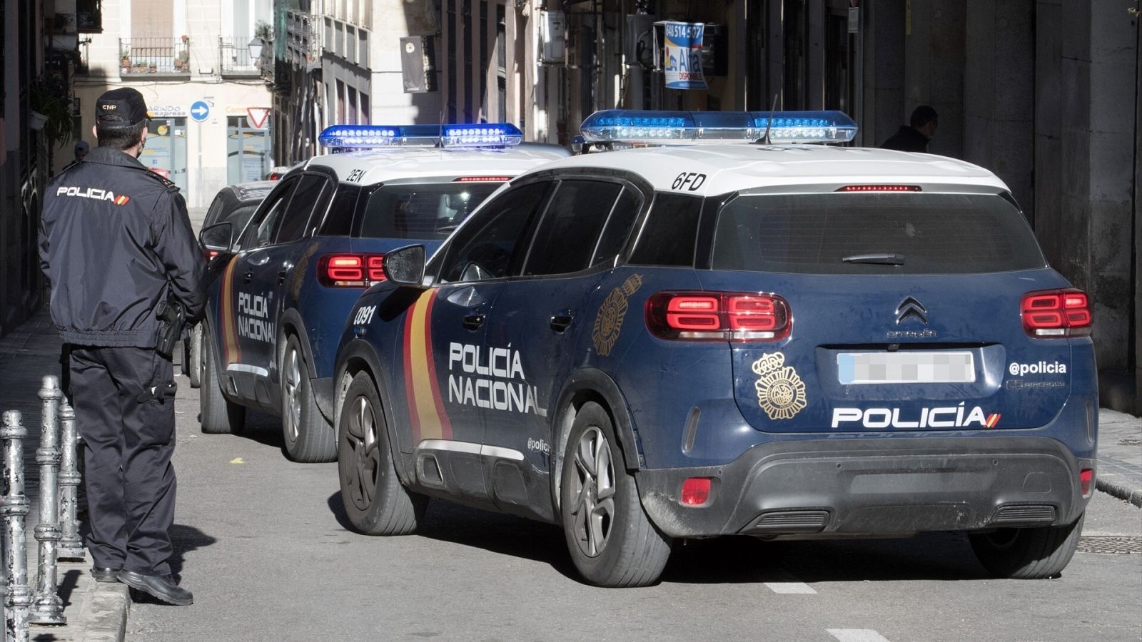 Dos vehículos de la Policía Nacional en una imagen de archivo
