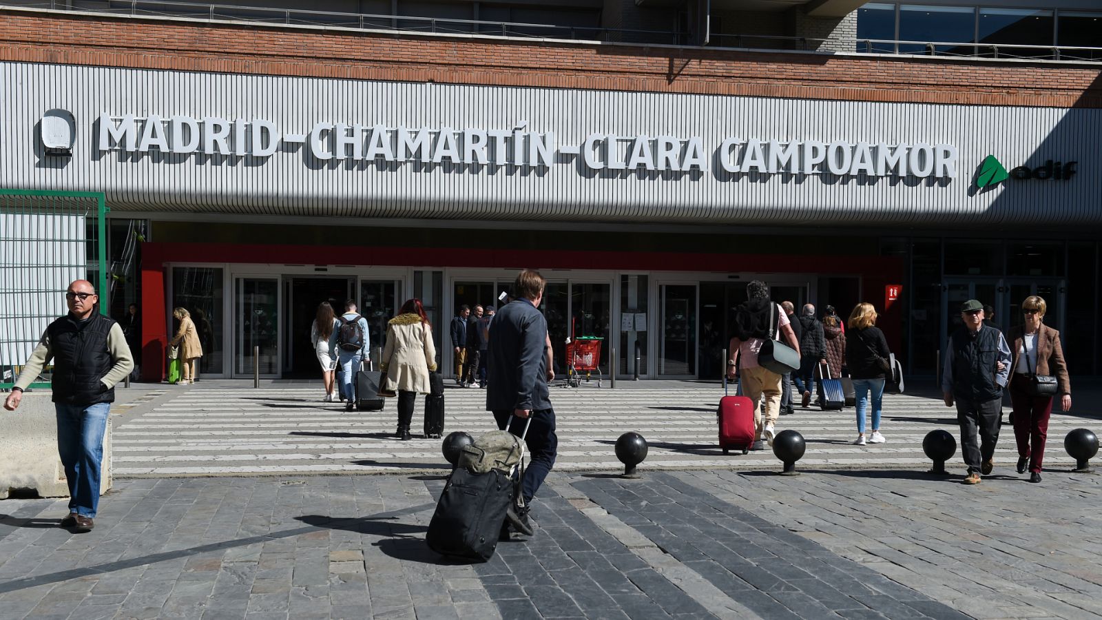 Entrada a la estación Madrid-Chamartín-Clara Campoamor