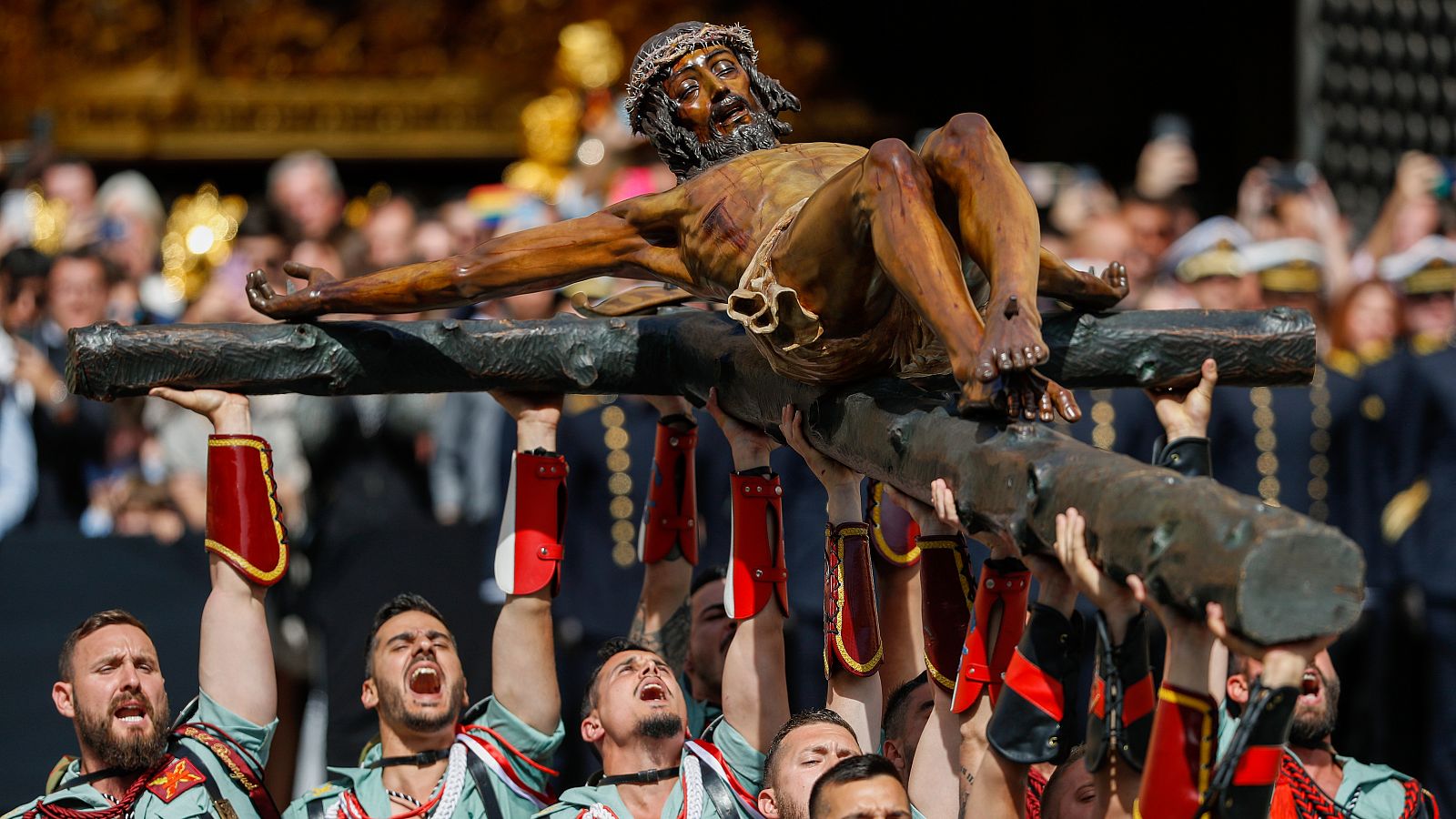 Relevo del estandarte y procesión del Cristo de la Buena Muerte, este Jueves Santo en Málaga