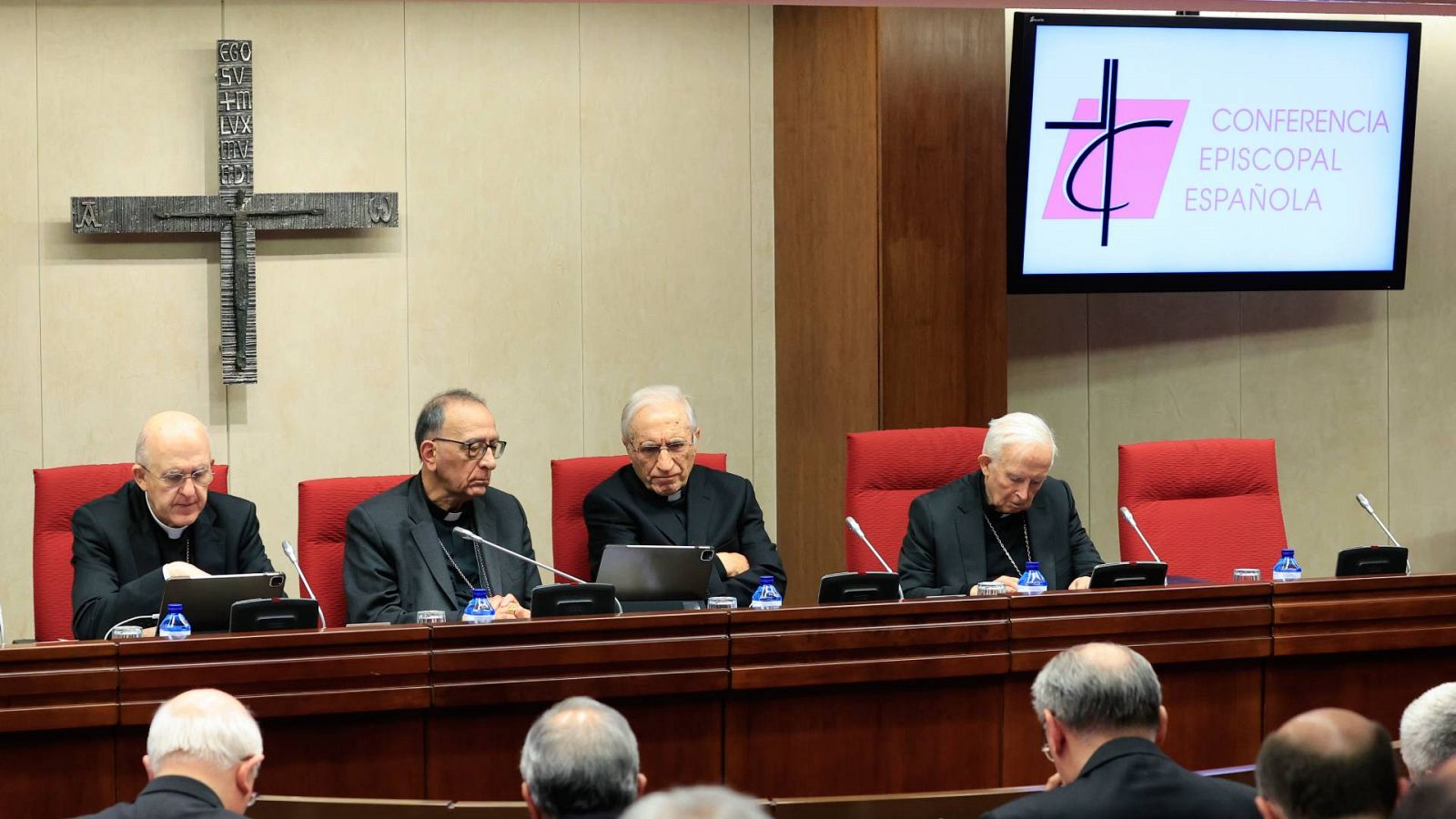 De izquierda a derecha, el nuncio apostólico en España, Bernardito Auza, el presidente de la Conferencia Episcopal Española, Juan José Omella y el cardenal Rouco Varela