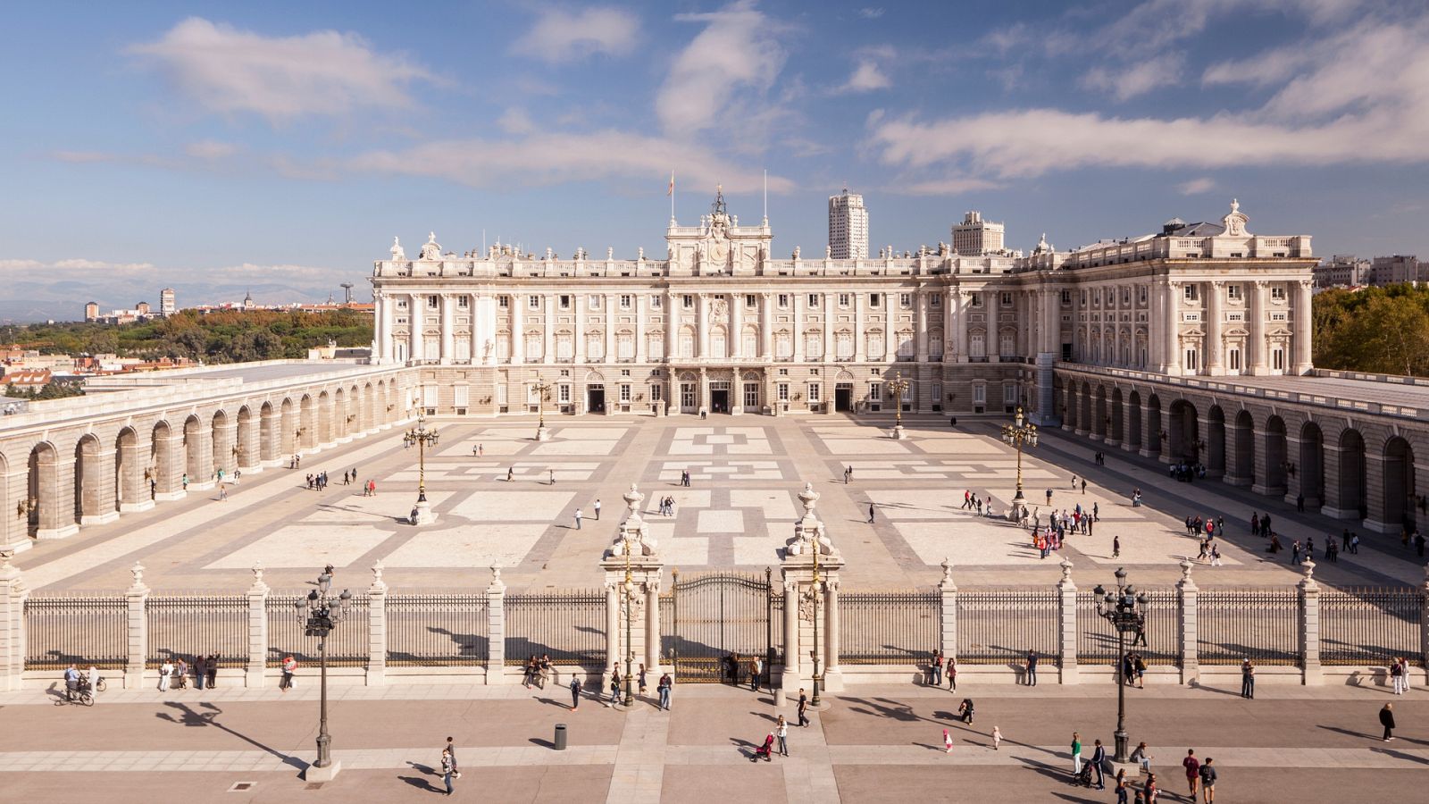 Razones por las que deberías visitar el Palacio Real