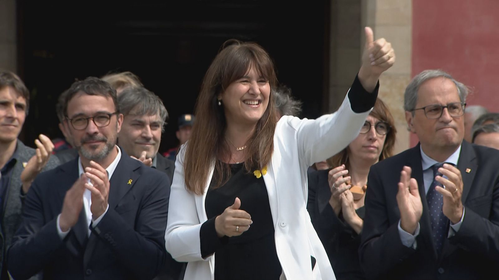 Laura Borràs acompanyada de Quim Torra i Josep Rius a les portes del Parlament