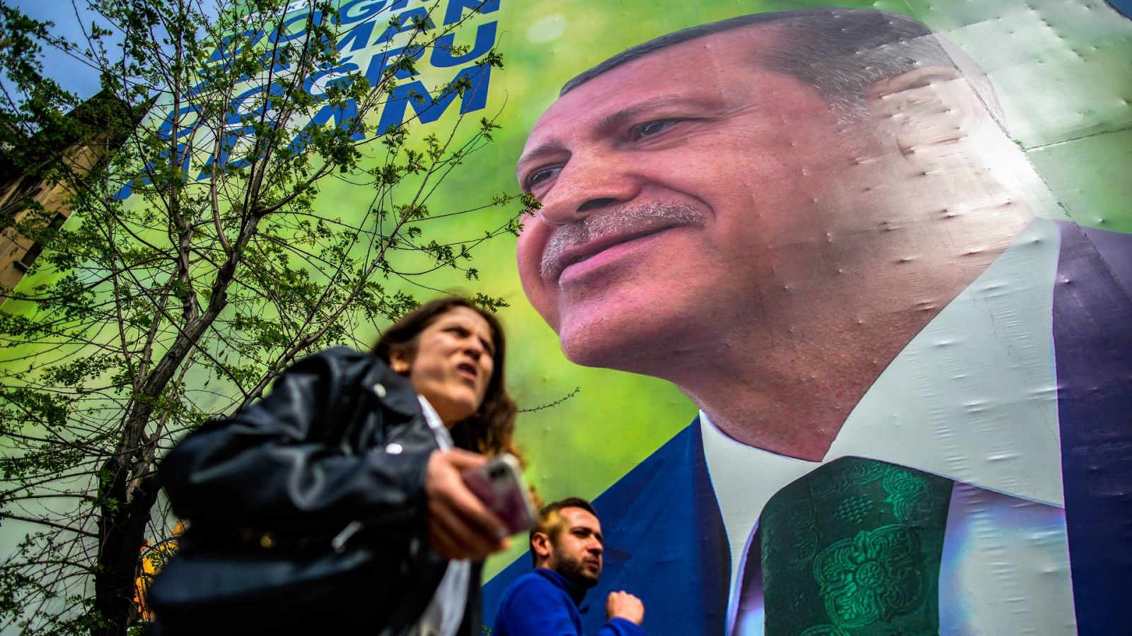 Cartel electoral de Recep Tayyip Erdogan en Estambul, Turquía. Foto: AP Photo/Emrah Gurel