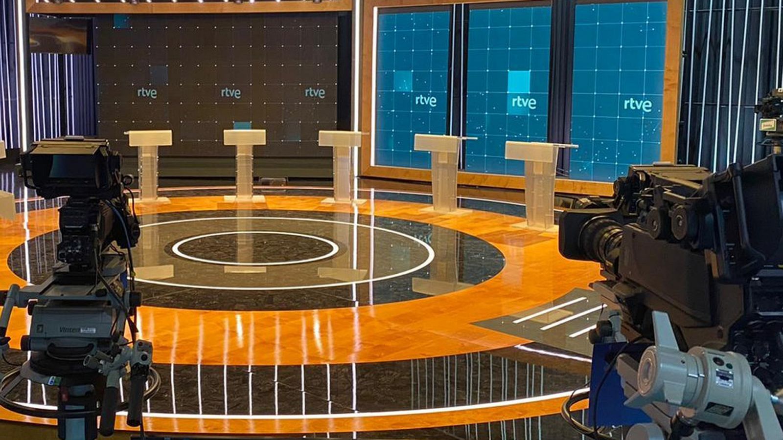 Debate electoral en un estudio de televisión de RTVE