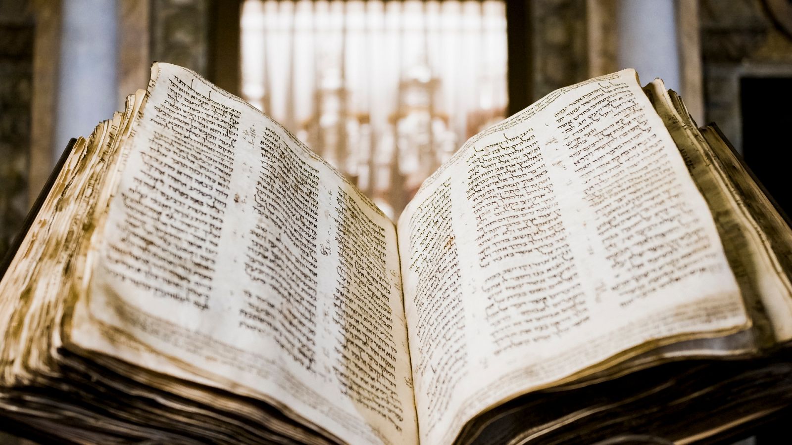 La biblia hebrea más antigua y completa ha sido vendida en Nueva York por 38,1 millones de dólares