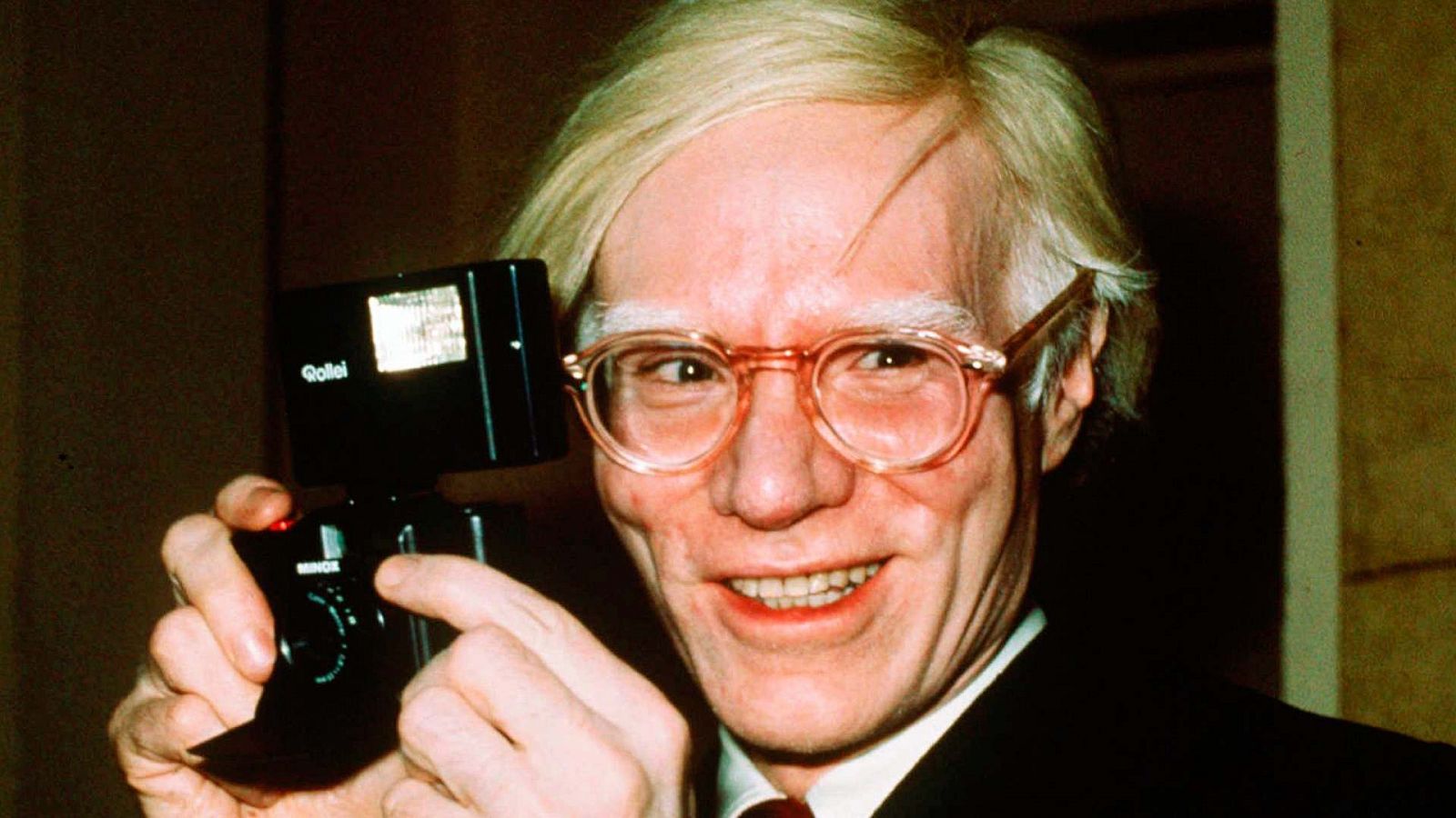 Imagen de archivo del artista Andy Warhol en Nueva York, 1976.
