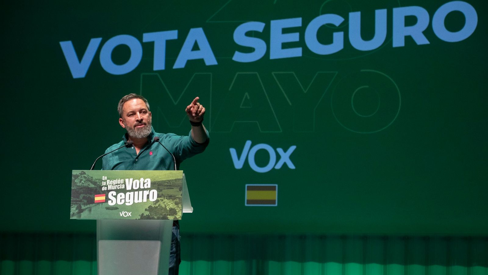 El líder de Vox, Santiago Abascal, llama "jeta y caradura" a Sánchez por sus anuncios