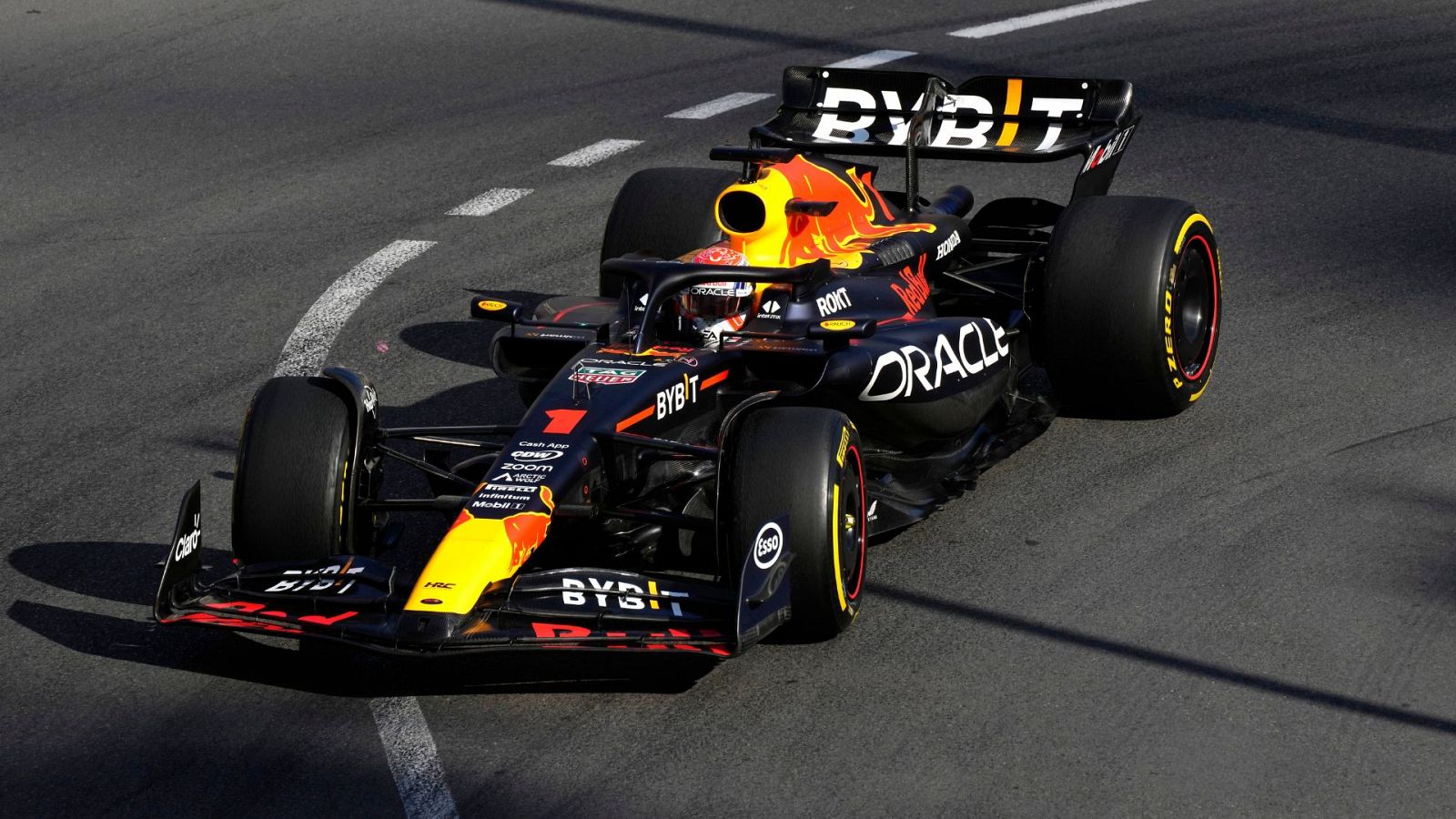 Verstappen asoma la cabeza en los segundos entrenamientos libres