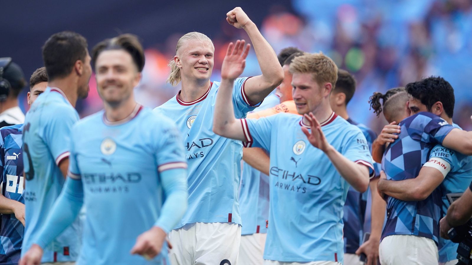 Varios jugadores del Manchester City celebran un triunfo