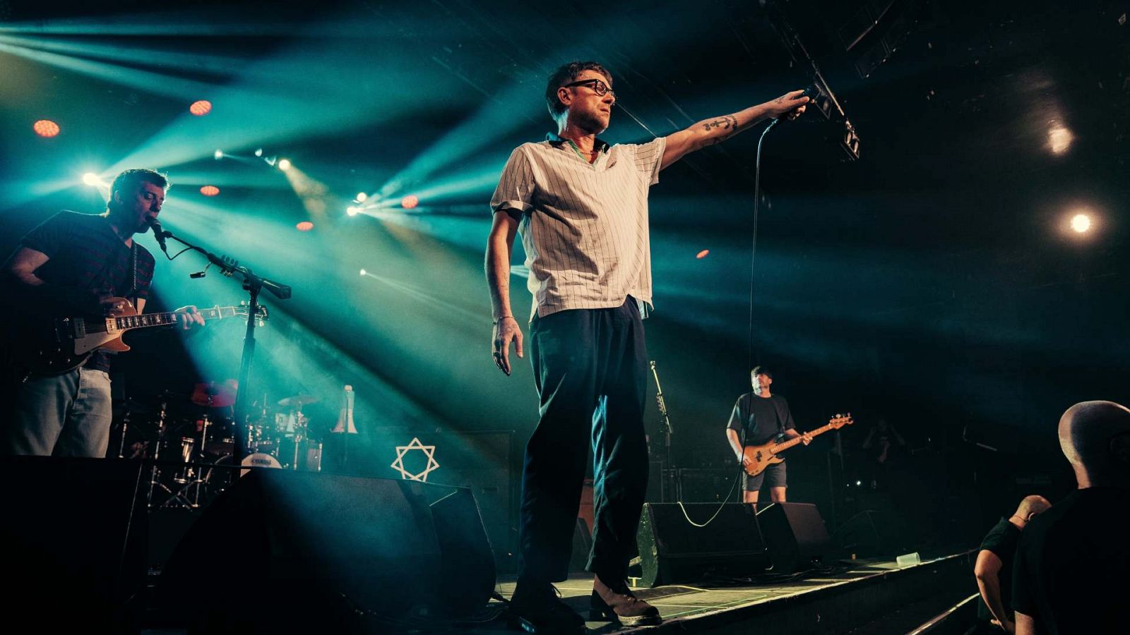 La banda británica Blur en el concierto de La Riviera en Madrid tras la cancelación de la primera jornada del Primavera Sound en Madrid.