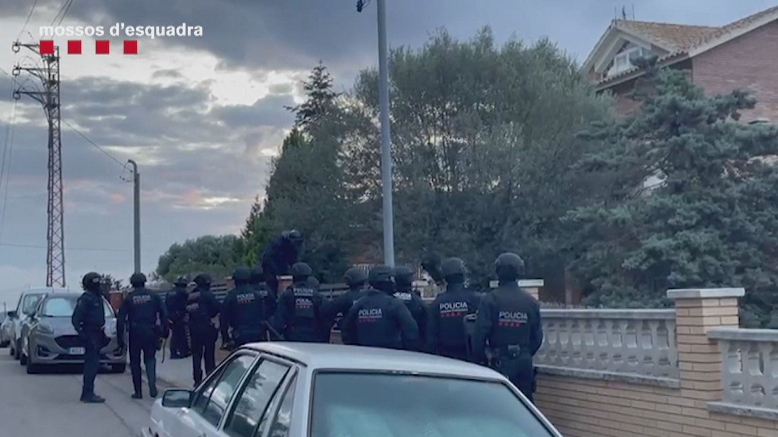 Els Mossos d'Esquadra en l' operatiu policial contra els 'Casuals'