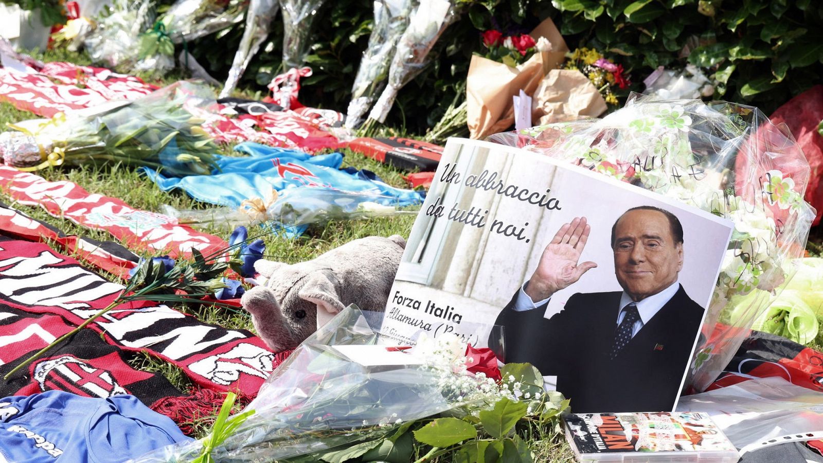 Homenaje a Berlusconi en Arcore