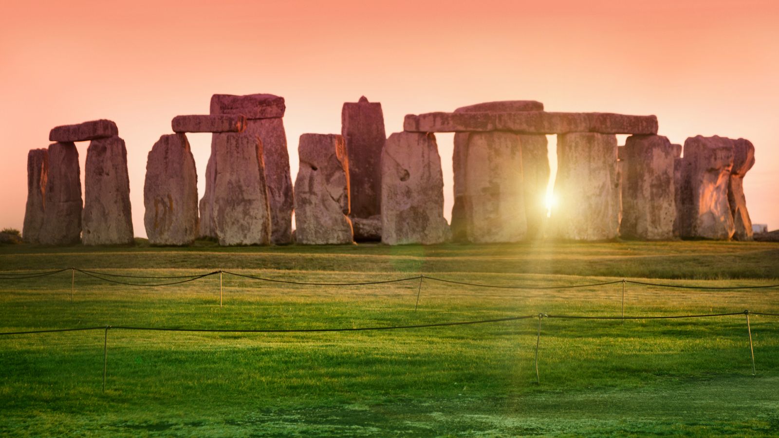 Solsticio de verano 2023: Monumento megalítico de Stonehenge, en el sur de Inglaterra.