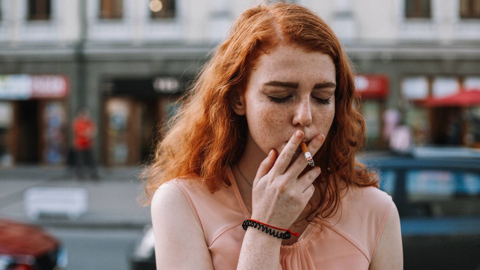 El consumo del tabaco crece entre los jóvenes porque lo ve en las redes sociales
