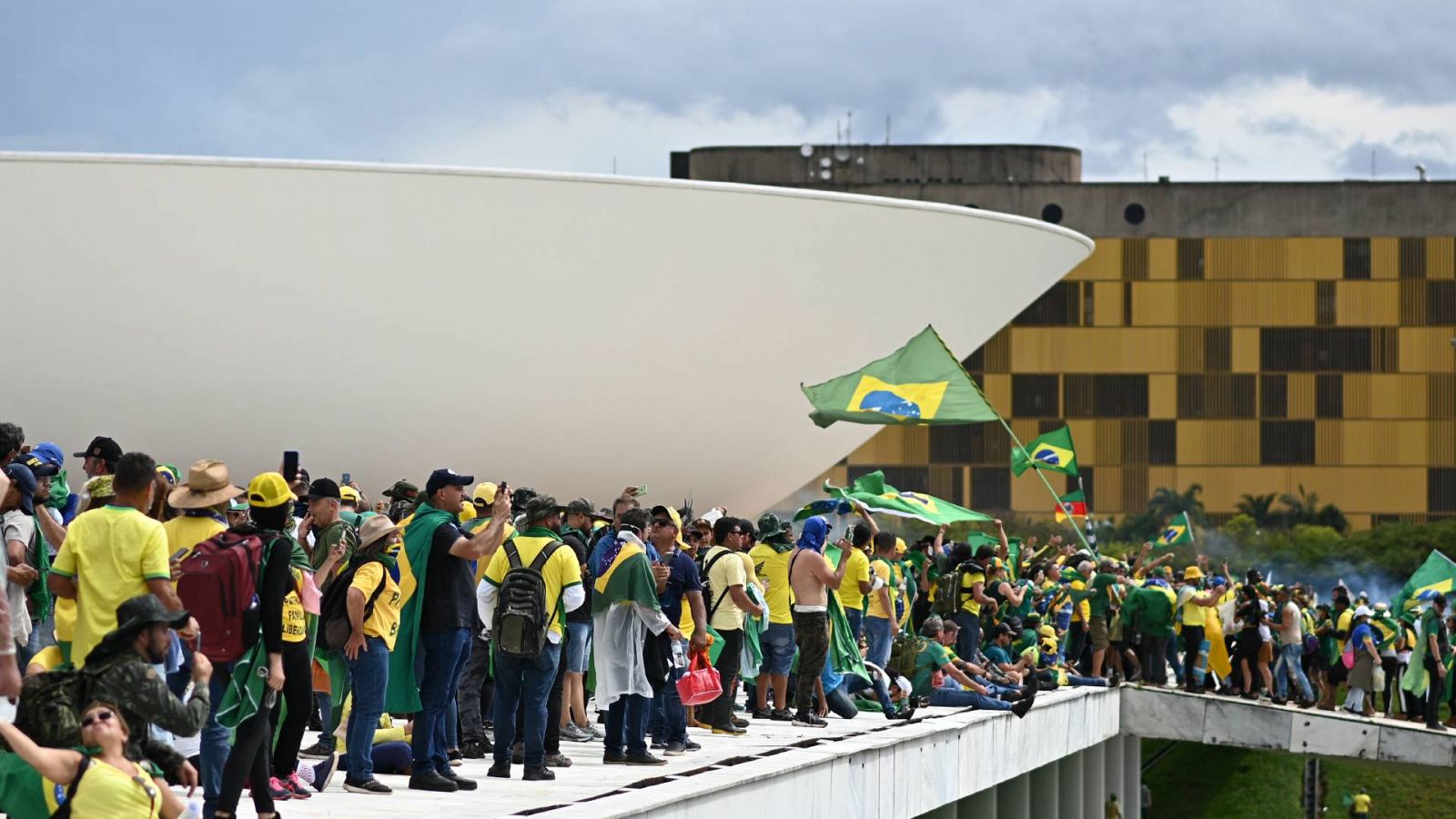 Un grupo de seguidores del expresidente Jair Bolsonaro protestando en Brasilia