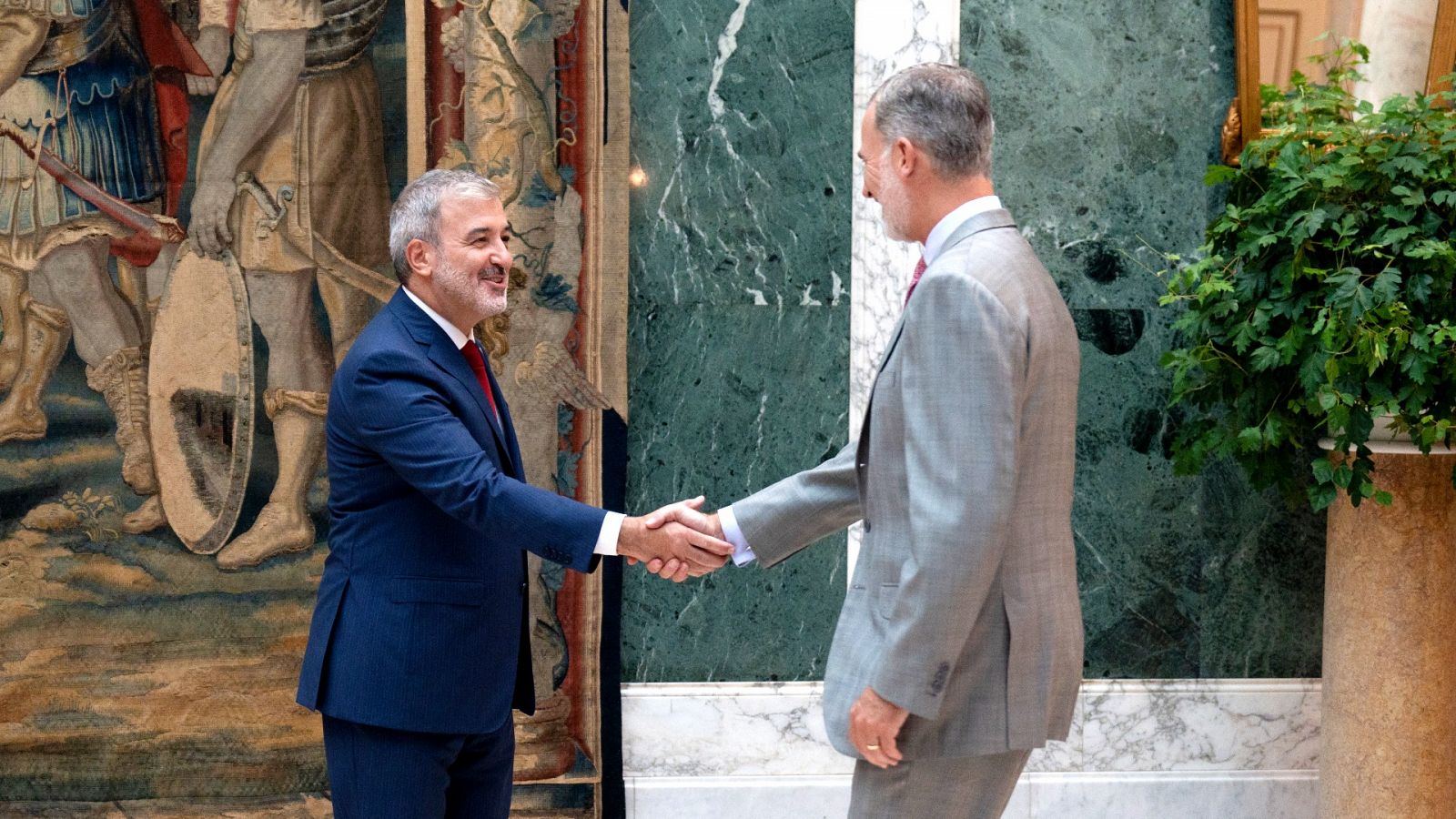 El alcalde de Barcelona, Jaume Collboni, es recibido por el rey Felipe VI
