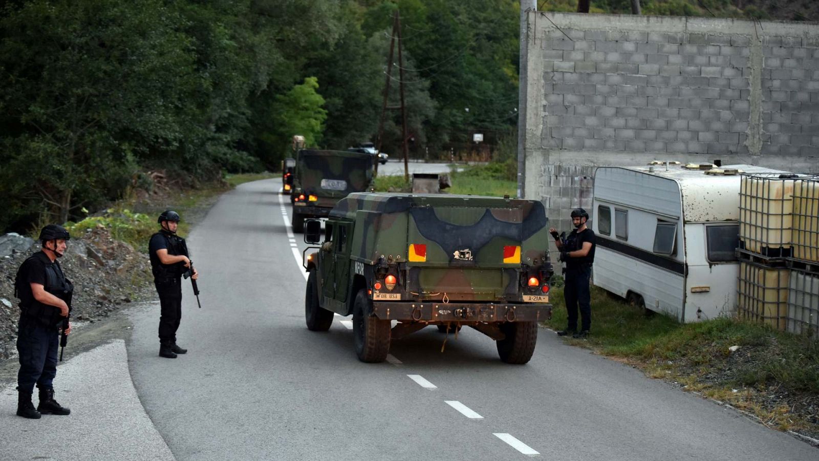 Al menos cuatro muertos en los combates entra la policía kosovar y un grupo extremista serbio