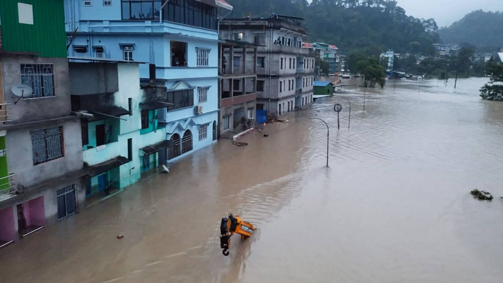 Una calle inundada en el estado de Sikkim, la India