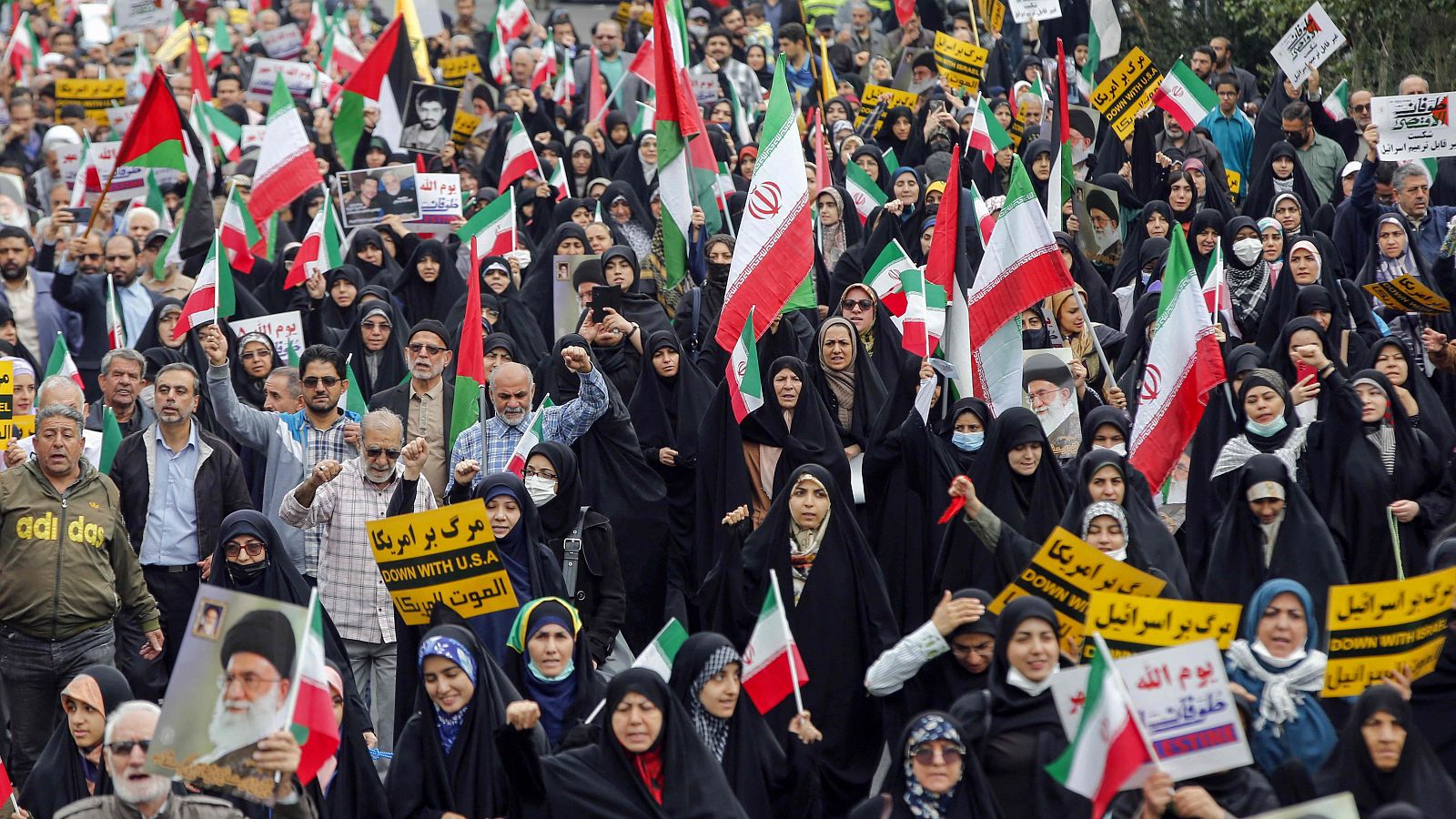 Manifestantes en Irán a favor de Palestina