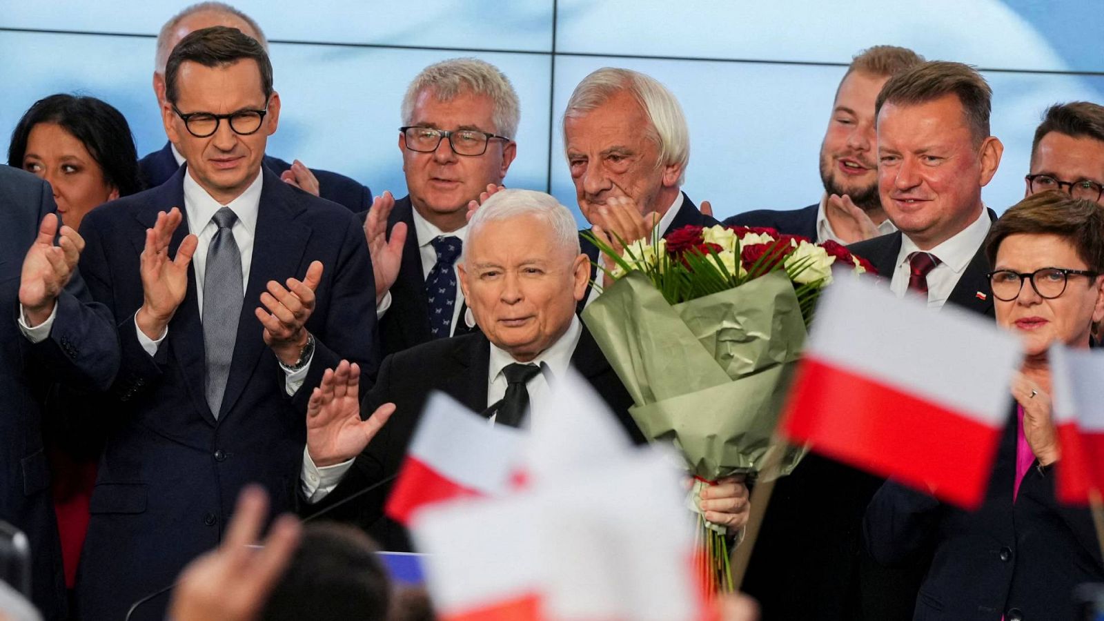 Jaroslaw Kaczynski, en el centro, líder del gobernante partido conservador Ley y Justicia (PiS) de Polonia