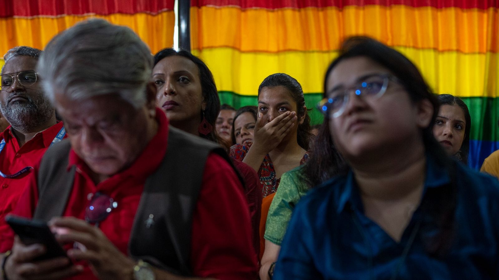 Activistas indios LGTBIQ+ esperan el veredicto del Supremo