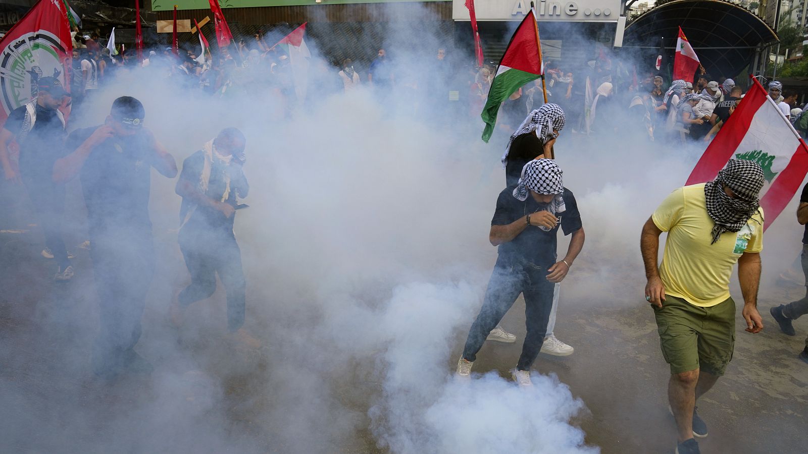La policía del Libano ha usado gases lacrimógenos para dispersar a manifestantes