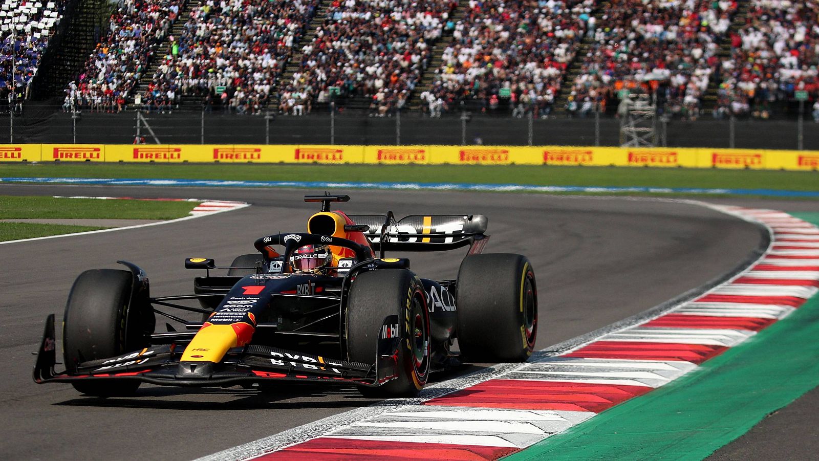 Imagen del monoplaza de Max Verstappen (Red Bull) en el GP de México del Mundial de F1.