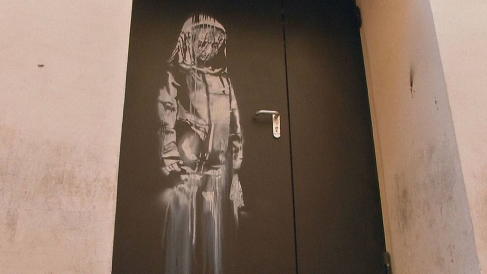 Imagen de "La niña triste" de Banksy.