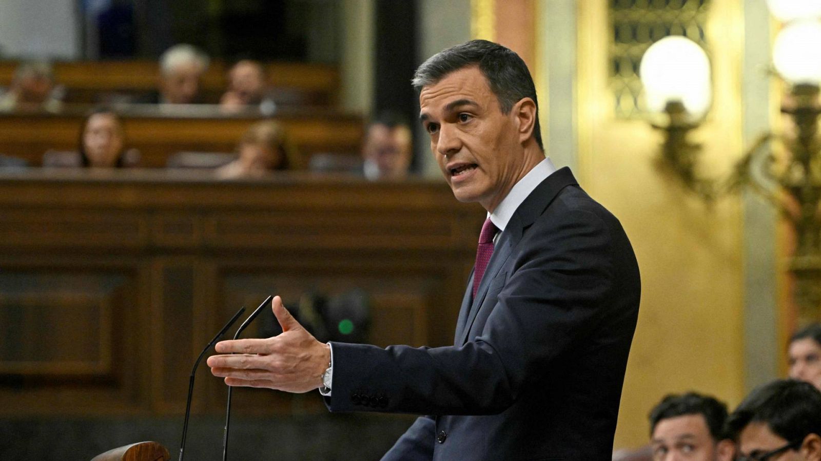 Debate de investidura de Pedro Sánchez: el candidato a la Presidencia del Gobierno por el PSOE interviene en la primera jornada