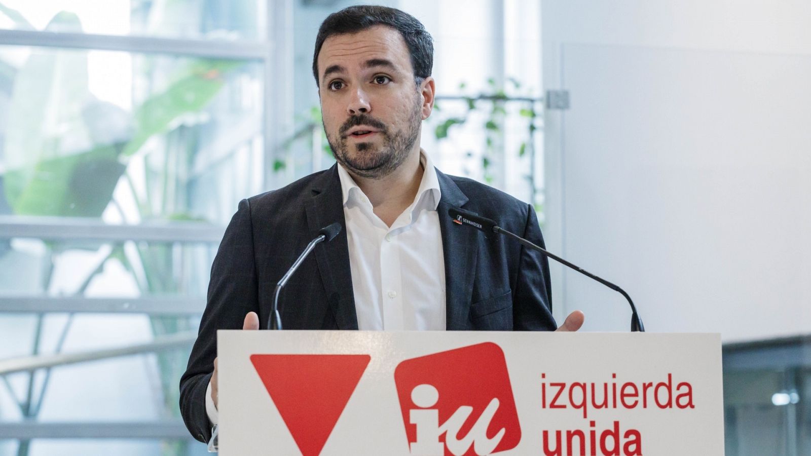 Alberto Garzón deja la dirección de IU y se retira de la política