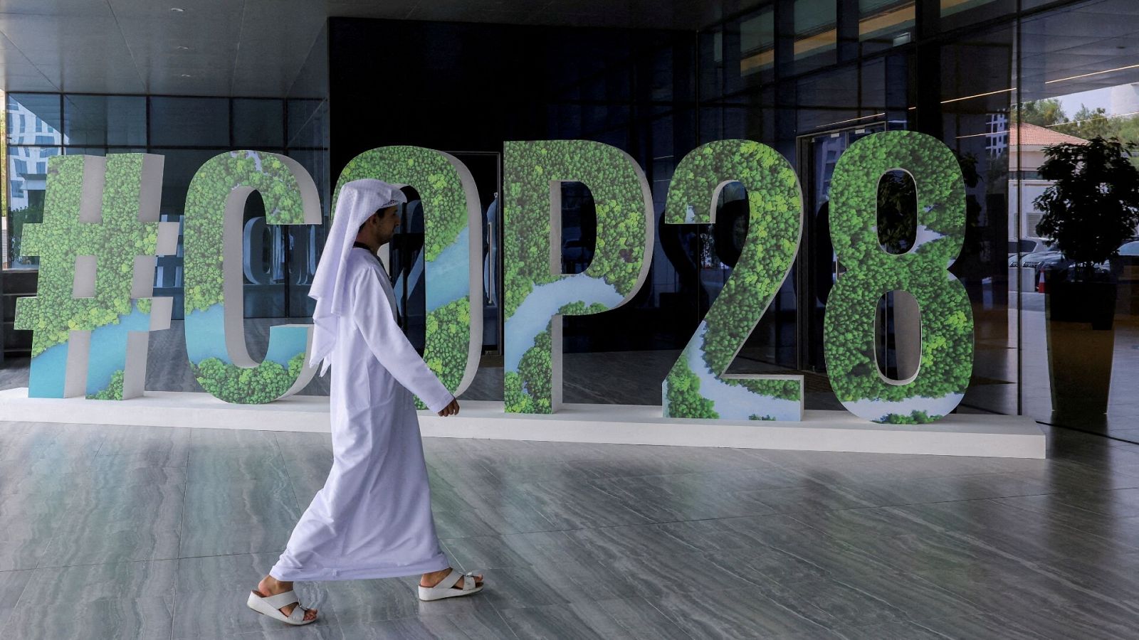 COP28: Dubái acoge durante dos semanas la cumbre del clima, el principal evento climático mundial
