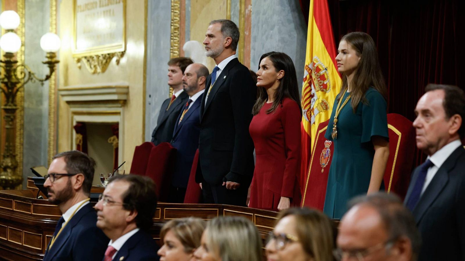 Apertura Cortes: La princesa Leonor de Asturias, la reina Letizia y el rey Felipe VI durante la solemne apertura