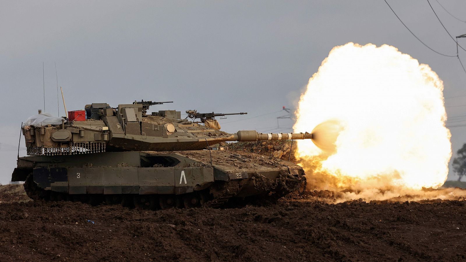 Un tanque israelí dispara en la frontera
