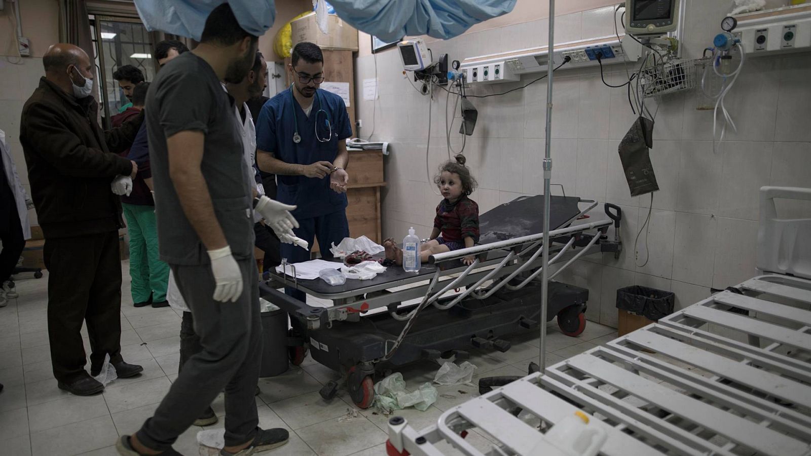 Guerra Israel-Hamás: El norte de Gaza se queda sin hospitales, según la OMS