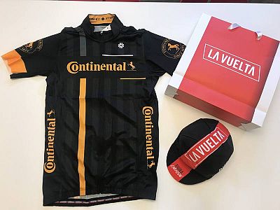 Maillot de la Vuelta para los ganadores de la elección al más combativo. Maillot de la Vuelta para los ganadores de la elección al más combativo.