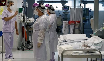 Sanidad notifica 766 muertes, récord diario desde abril, y ya se superan los tres millones de casos Sanidad notifica 766 muertes, récord diario desde abril, y ya se superan los tres millones de casos