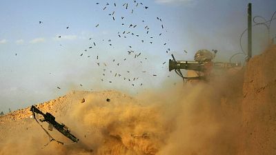 Archivo (2010): un soldado estadonidense dispara contra los talibanes en Jellawar, Afganistán. Foto: PATRICK BAZ / AFP Archivo (2010): un soldado estadonidense dispara contra los talibanes en Jellawar, Afganistán. Foto: PATRICK BAZ / AFP
