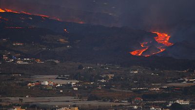 La lava afecta a más de mil edificaciones y gana al mar más de 27 hectáreas La lava afecta a más de mil edificaciones y gana al mar más de 27 hectáreas