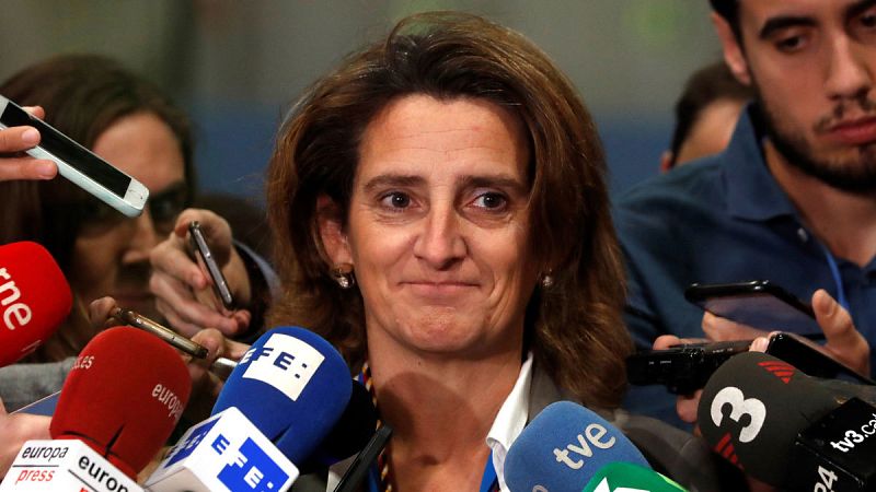 La ministra de Transición Ecológica en funciones, Teresa Ribera, atiende a los medios en la COP25. La ministra de Transición Ecológica en funciones, Teresa Ribera, atiende a los medios en la COP25.