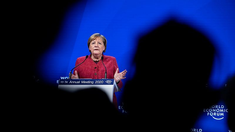 La canciller Angela Merkel comparece en el Foro Econ�mico Mundial