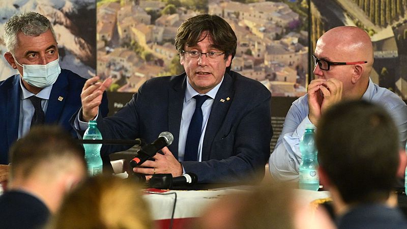 El expresidente catalán Carles Puigdemont durante una rueda de prensa El expresidente catalán Carles Puigdemont durante una rueda de prensa
