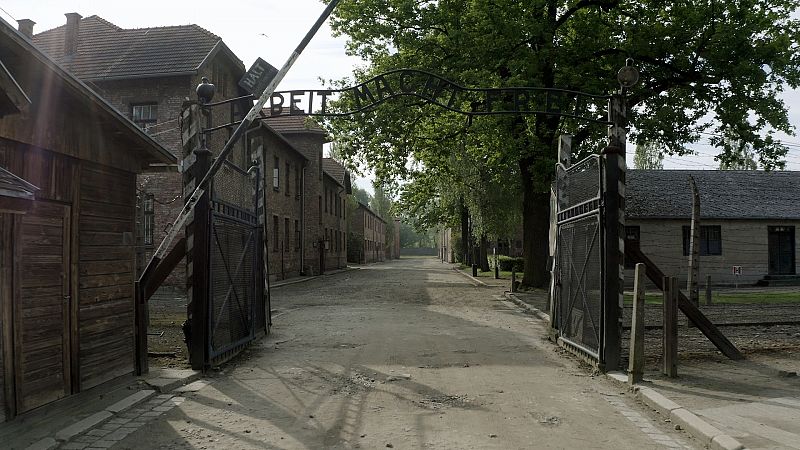 Puerta entrada Auschwitz