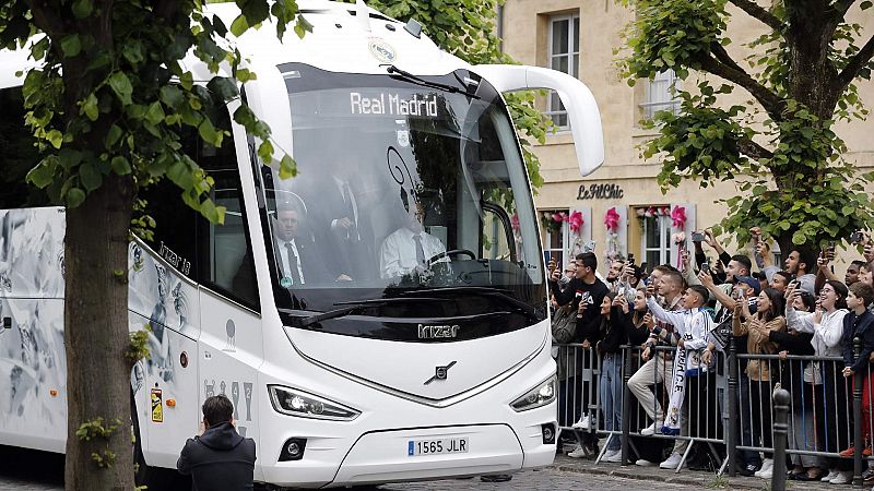El autobús del Real Madrid en París este sábado