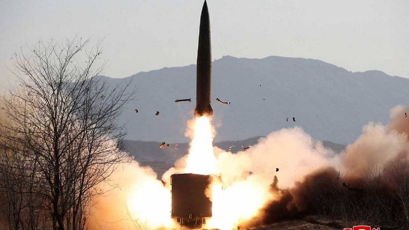 Imagen de archivo del lanzamiento de un misil norcoreano.