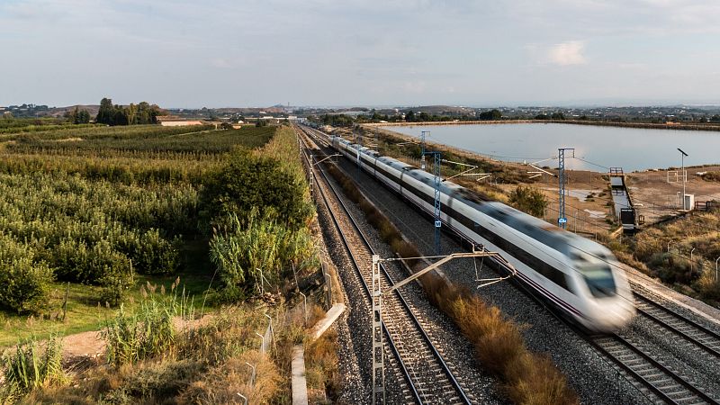 Tren de alta velocidad en la provincia de Lleida.