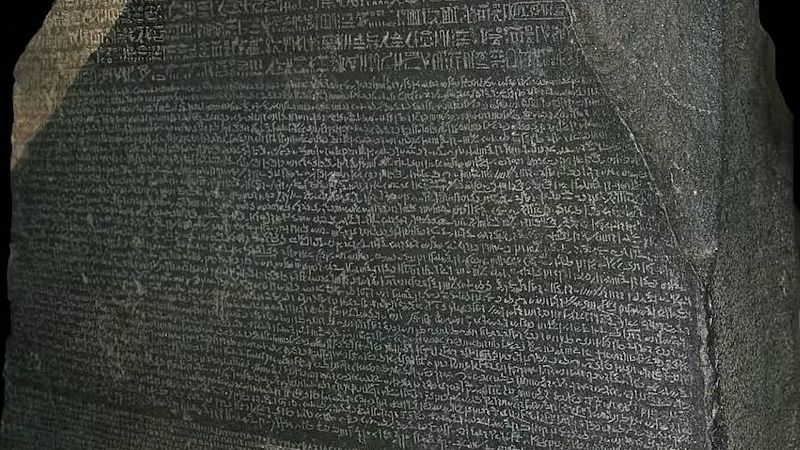 La piedra de Rosetta: cómo se descifró el jeroglífico más importante de la historia de Egipto
