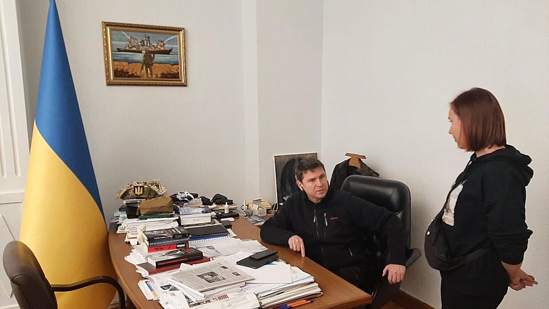 Mijailo Podolyak uno de los más fieles 'soldados' del presidente en su oficina