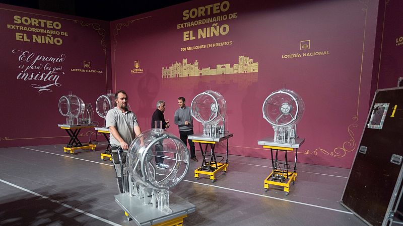 Lotería del Niño 2023: preparación de los bombos para el sorteo del la Lotería del Niño Lotería del Niño 2023: preparación de los bombos para el sorteo del la Lotería del Niño